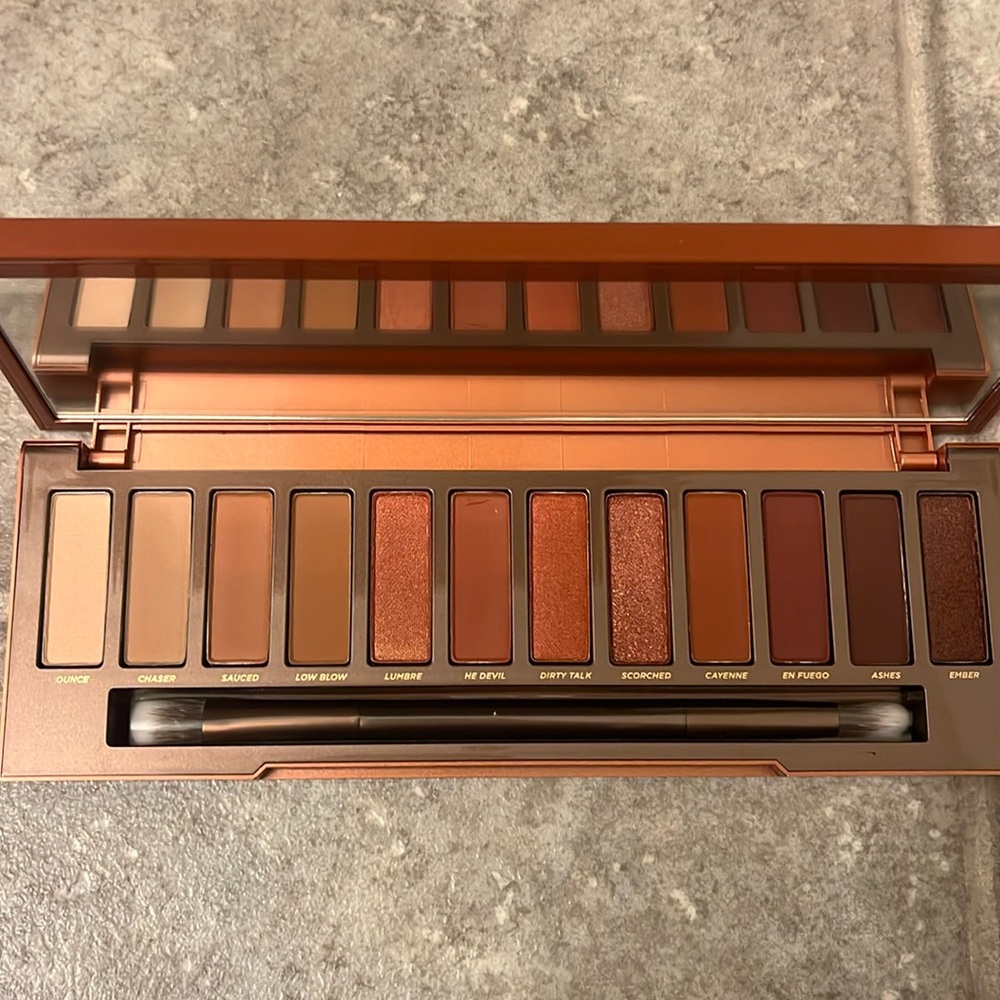 Urban Decay naked heat eyeshadow palette